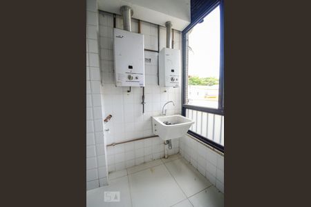 Apartamento à venda com 145m², 4 quartos e 2 vagas Apartamento à venda com 145m², 4 quartos e 2 vagasÁrea de Serviço