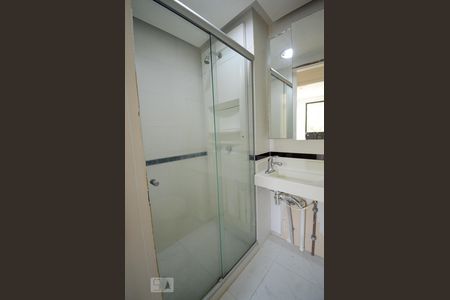 Apartamento à venda com 145m², 4 quartos e 2 vagas Apartamento à venda com 145m², 4 quartos e 2 vagasBanheiro Social