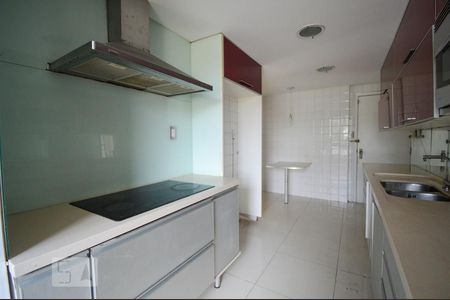 Apartamento à venda com 145m², 4 quartos e 2 vagas Apartamento à venda com 145m², 4 quartos e 2 vagasCozinha