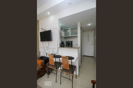 Studio à venda com 40m², 1 quarto e sem vaga Studio à venda com 40m², 1 quarto e sem vagaCozinha - Armários