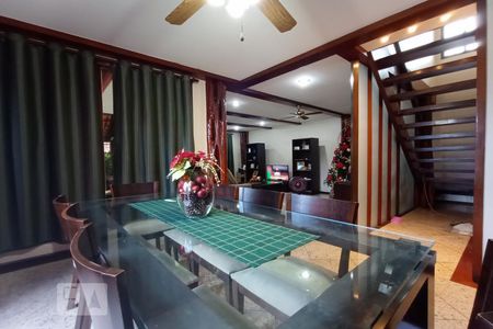 Casa de condomínio à venda com 301m², 4 quartos e 4 vagasSala de Jantar