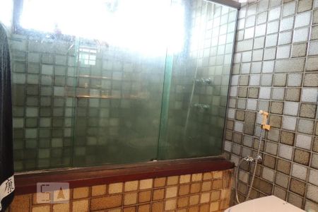 Casa de condomínio à venda com 301m², 4 quartos e 4 vagasBanheiro da Suíte 1