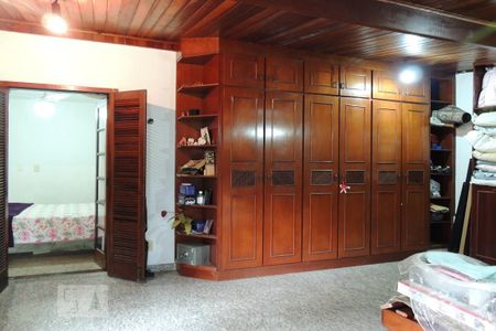 Casa de condomínio à venda com 301m², 4 quartos e 4 vagasCloset do quarto 4