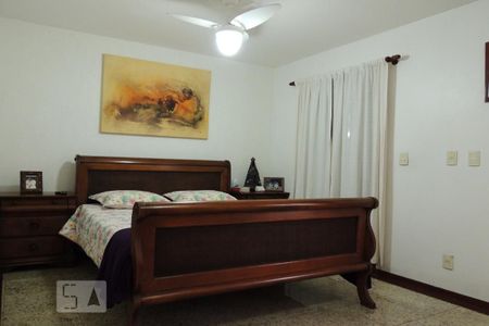 Casa de condomínio à venda com 301m², 4 quartos e 4 vagasQuarto 4 - Suíte