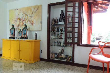 Casa de condomínio à venda com 301m², 4 quartos e 4 vagasHall social