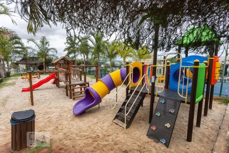 Casa de condomínio à venda com 345m², 3 quartos e 3 vagas Casa de condomínio à venda com 345m², 3 quartos e 3 vagasÁrea Comum - Playground