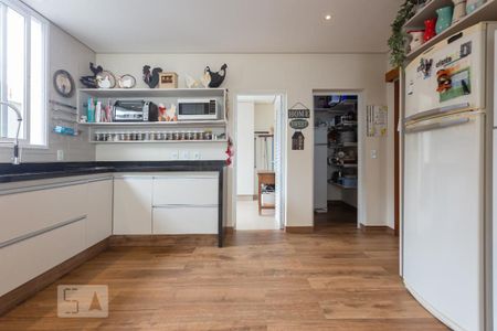 Casa de condomínio à venda com 345m², 3 quartos e 3 vagas Casa de condomínio à venda com 345m², 3 quartos e 3 vagasCozinha