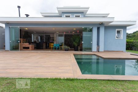 Casa de condomínio à venda com 345m², 3 quartos e 3 vagas Casa de condomínio à venda com 345m², 3 quartos e 3 vagasPiscina