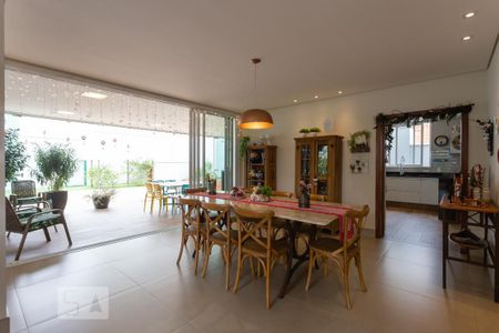 Casa de condomínio à venda com 345m², 3 quartos e 3 vagas Casa de condomínio à venda com 345m², 3 quartos e 3 vagasSala de Jantar