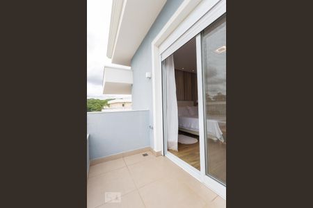 Casa de condomínio à venda com 345m², 3 quartos e 3 vagas Casa de condomínio à venda com 345m², 3 quartos e 3 vagasVaranda da Suíte 3