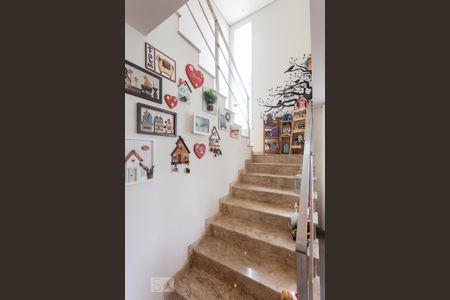 Casa de condomínio à venda com 345m², 3 quartos e 3 vagas Casa de condomínio à venda com 345m², 3 quartos e 3 vagasHall dos Quartos