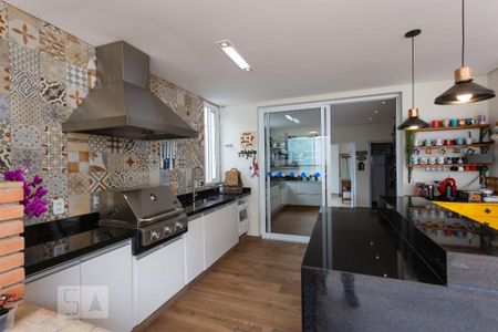 Casa de condomínio à venda com 345m², 3 quartos e 3 vagas Casa de condomínio à venda com 345m², 3 quartos e 3 vagasChurrasqueira