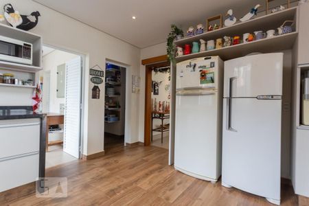 Casa de condomínio à venda com 345m², 3 quartos e 3 vagas Casa de condomínio à venda com 345m², 3 quartos e 3 vagasCozinha