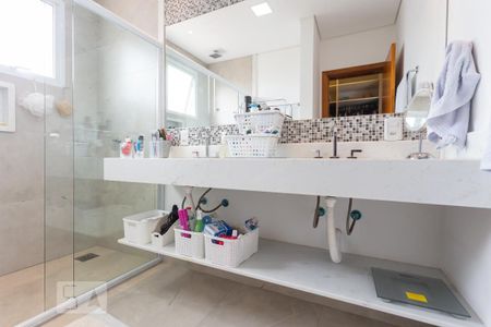 Casa de condomínio à venda com 345m², 3 quartos e 3 vagas Casa de condomínio à venda com 345m², 3 quartos e 3 vagasBanheiro da Suíte 3