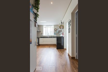 Casa de condomínio à venda com 345m², 3 quartos e 3 vagas Casa de condomínio à venda com 345m², 3 quartos e 3 vagasCozinha