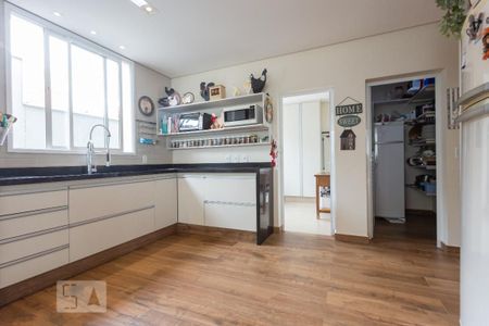 Casa de condomínio à venda com 345m², 3 quartos e 3 vagas Casa de condomínio à venda com 345m², 3 quartos e 3 vagasCozinha