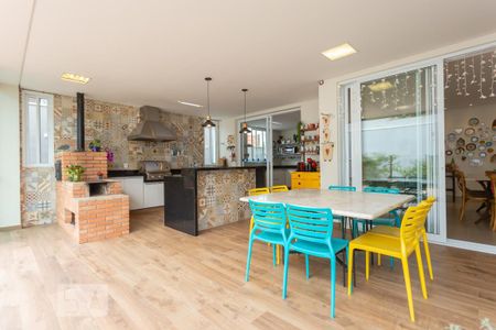 Casa de condomínio à venda com 345m², 3 quartos e 3 vagas Casa de condomínio à venda com 345m², 3 quartos e 3 vagasVaranda da Sala