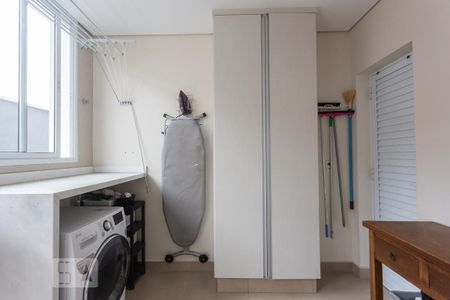 Casa de condomínio à venda com 345m², 3 quartos e 3 vagas Casa de condomínio à venda com 345m², 3 quartos e 3 vagasÁrea de Serviço