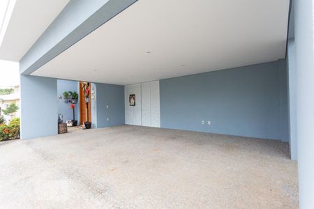 Casa de condomínio à venda com 345m², 3 quartos e 3 vagas Casa de condomínio à venda com 345m², 3 quartos e 3 vagasGaragem