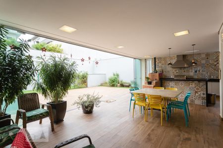 Casa de condomínio à venda com 345m², 3 quartos e 3 vagas Casa de condomínio à venda com 345m², 3 quartos e 3 vagasVaranda da Sala