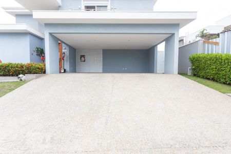 Casa de condomínio à venda com 345m², 3 quartos e 3 vagas Casa de condomínio à venda com 345m², 3 quartos e 3 vagasGaragem
