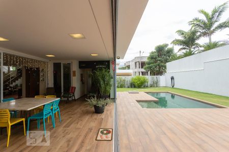 Casa de condomínio à venda com 345m², 3 quartos e 3 vagas Casa de condomínio à venda com 345m², 3 quartos e 3 vagasVaranda da Sala