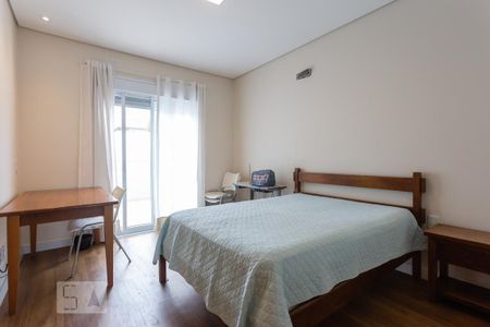 Casa de condomínio à venda com 345m², 3 quartos e 3 vagas Casa de condomínio à venda com 345m², 3 quartos e 3 vagasSuíte 2