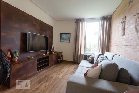 Casa de condomínio à venda com 345m², 3 quartos e 3 vagas Casa de condomínio à venda com 345m², 3 quartos e 3 vagasSala de TV