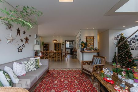 Casa de condomínio à venda com 345m², 3 quartos e 3 vagas Casa de condomínio à venda com 345m², 3 quartos e 3 vagasSala de Estar e Jantar