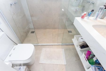 Casa de condomínio à venda com 345m², 3 quartos e 3 vagas Casa de condomínio à venda com 345m², 3 quartos e 3 vagasBanheiro da Suíte 3