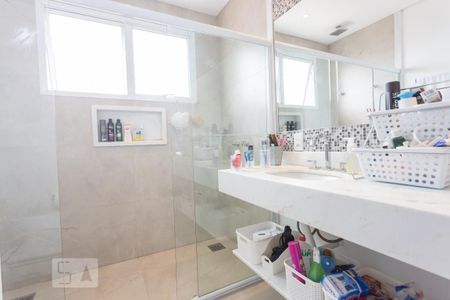 Casa de condomínio à venda com 345m², 3 quartos e 3 vagas Casa de condomínio à venda com 345m², 3 quartos e 3 vagasBanheiro da Suíte 3