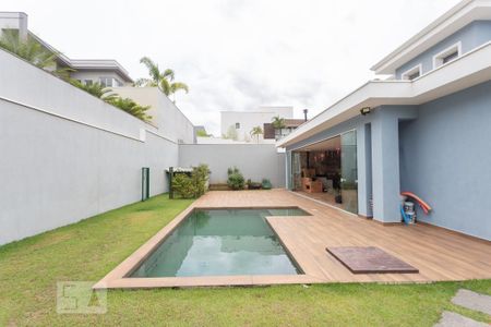Casa de condomínio à venda com 345m², 3 quartos e 3 vagas Casa de condomínio à venda com 345m², 3 quartos e 3 vagasQuintal