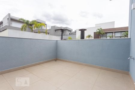 Casa de condomínio à venda com 345m², 3 quartos e 3 vagas Casa de condomínio à venda com 345m², 3 quartos e 3 vagasVaranda da Suíte 2