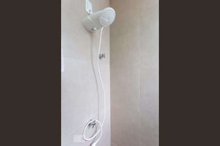 Casa de condomínio à venda com 345m², 3 quartos e 3 vagas Casa de condomínio à venda com 345m², 3 quartos e 3 vagasChuveiro do Banheiro da Piscina