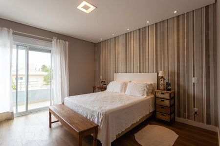 Casa de condomínio à venda com 345m², 3 quartos e 3 vagas Casa de condomínio à venda com 345m², 3 quartos e 3 vagasSuíte 3