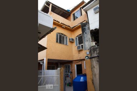 Casa à venda com 120m², 4 quartos e 2 vagasFachada