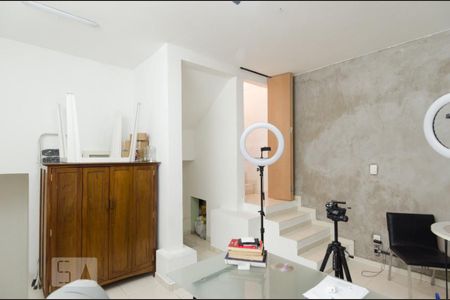 Casa de condomínio à venda com 250m², 3 quartos e 4 vagasSala comercial