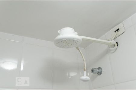 Casa de condomínio à venda com 250m², 3 quartos e 4 vagasBanheiro de serviço