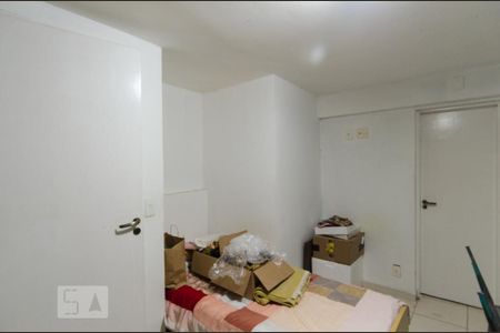 Casa de condomínio à venda com 250m², 3 quartos e 4 vagasQuarto de serviço