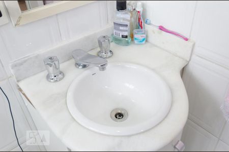 Casa de condomínio à venda com 250m², 3 quartos e 4 vagasBanheiro da suíte 2