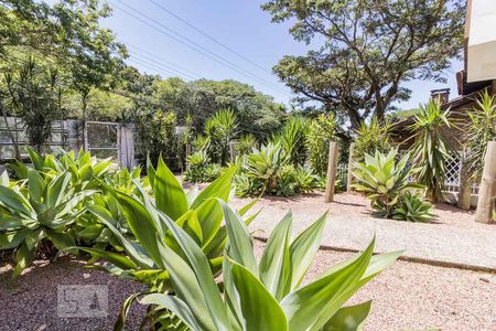Casa à venda com 200m², 3 quartos e 3 vagas Casa à venda com 200m², 3 quartos e 3 vagasQuintal