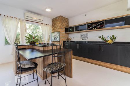 Casa à venda com 200m², 3 quartos e 3 vagas Casa à venda com 200m², 3 quartos e 3 vagasCozinha