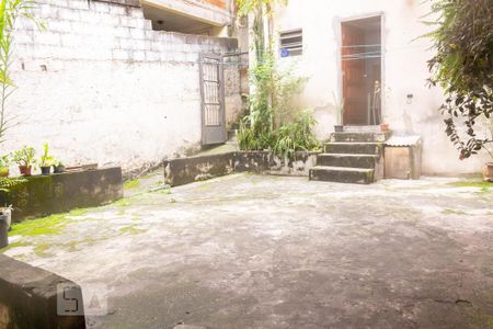 Casa à venda com 178m², 2 quartos e 2 vagas Casa à venda com 178m², 2 quartos e 2 vagasQuintal