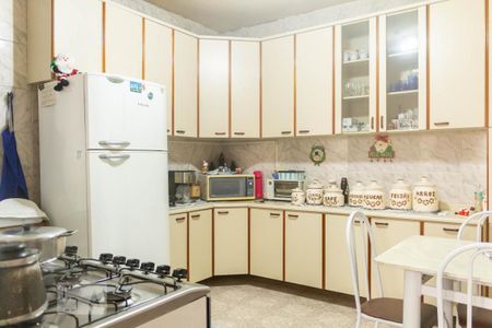 Casa à venda com 178m², 2 quartos e 2 vagas Casa à venda com 178m², 2 quartos e 2 vagasCozinha