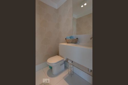 Apartamento à venda com 145m², 1 quarto e 2 vagas Apartamento à venda com 145m², 1 quarto e 2 vagasLavabo