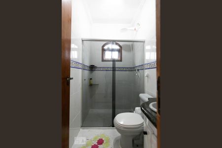 Casa à venda com 300m², 4 quartos e 9 vagasBanheiro 1