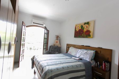 Casa à venda com 300m², 4 quartos e 9 vagasSuíte 