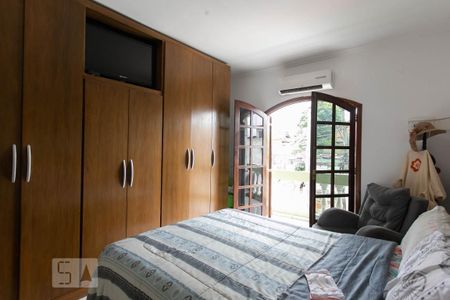 Casa à venda com 300m², 4 quartos e 9 vagasSuíte 