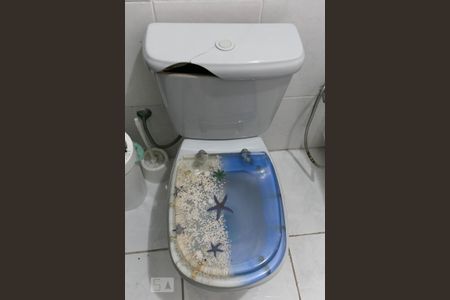 Casa à venda com 300m², 4 quartos e 9 vagasBanheiro da Suíte 