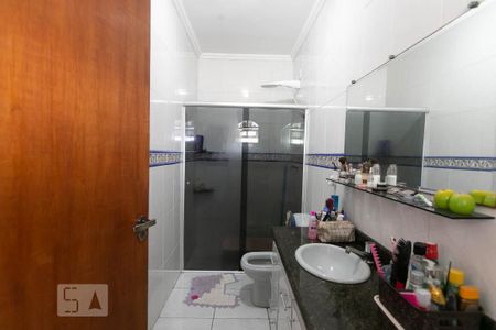 Casa à venda com 300m², 4 quartos e 9 vagasBanheiro da Suíte 